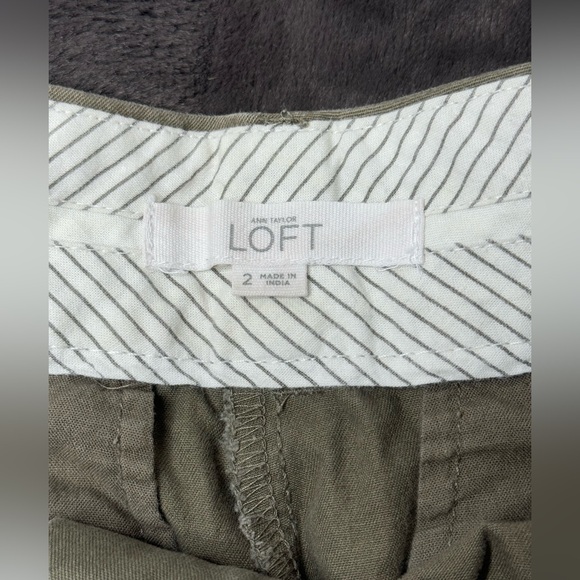 ANN TAYLOR LOFT The Riviera Short Olive Green Size 2 6” Seam - Picture 3 of 4
